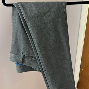 Eddie Bauer womens pants size 4p great condition gray
